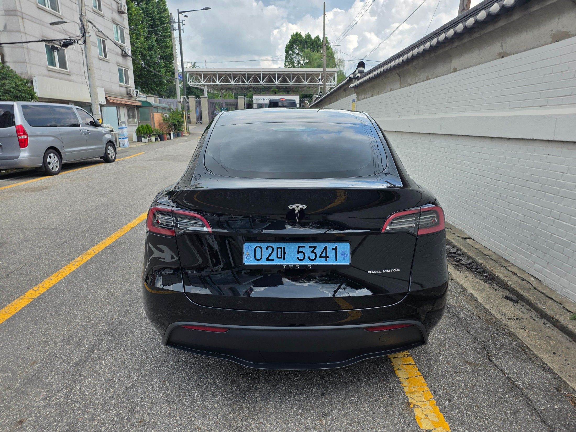 TESLA MODEL Y 2024