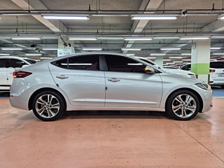 HYUNDAI AVANTE AD 2017
