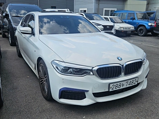 BMW 5-SERIES G30 2019