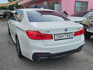 BMW 5-SERIES G30 2019