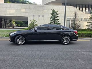 GENESIS EQ900 2017