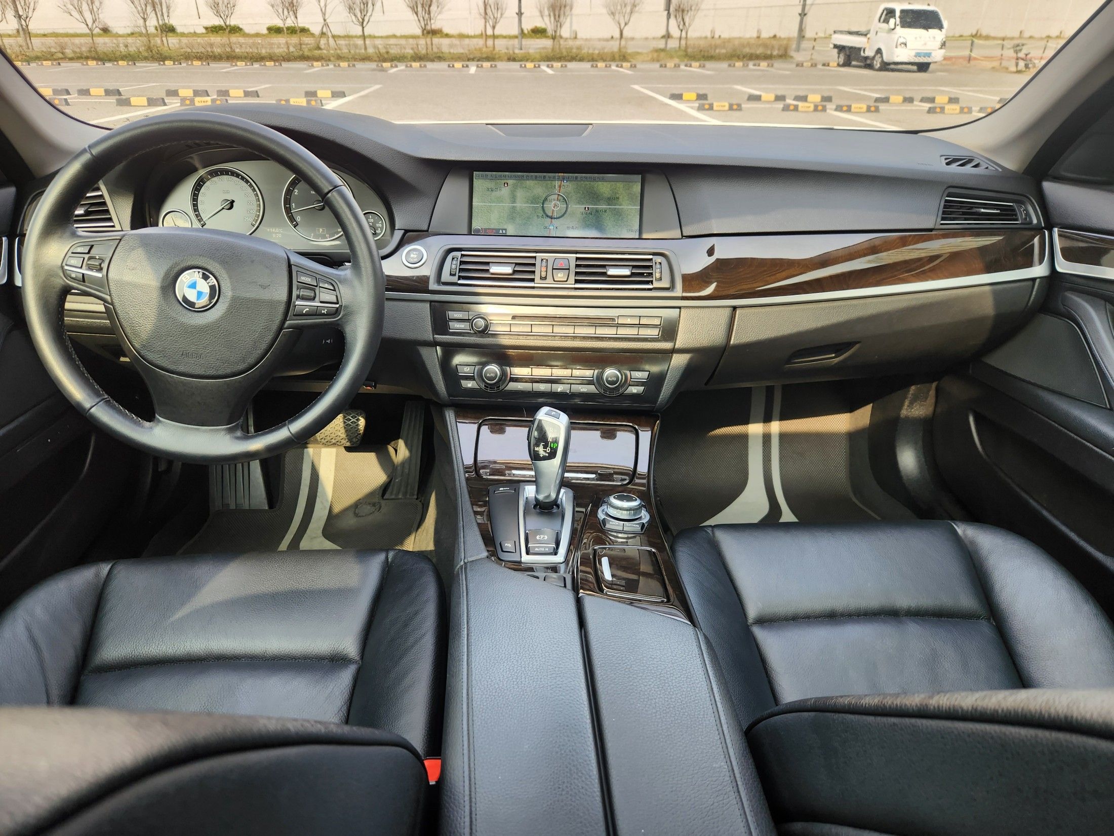 BMW 5-SERIES F10 2010