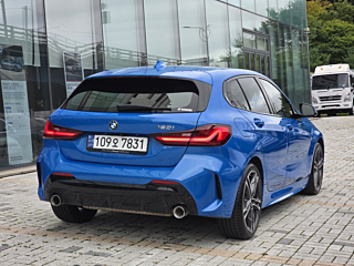 BMW 1-SERIES F40 2024