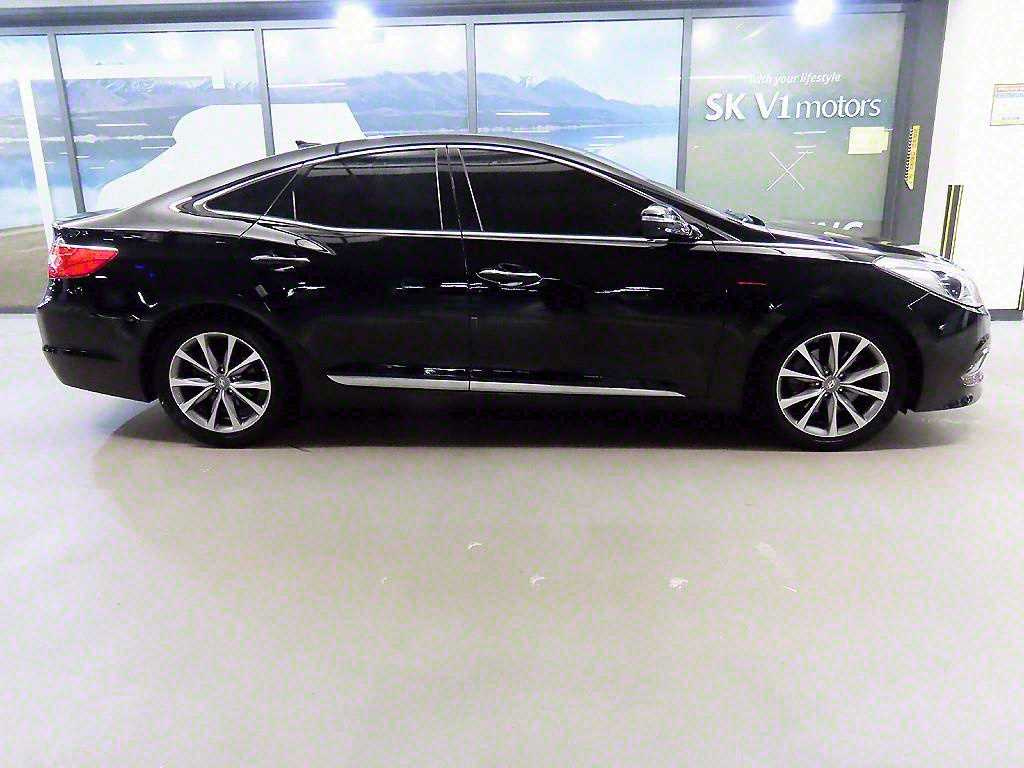 HYUNDAI GRANDEUR HG 2016