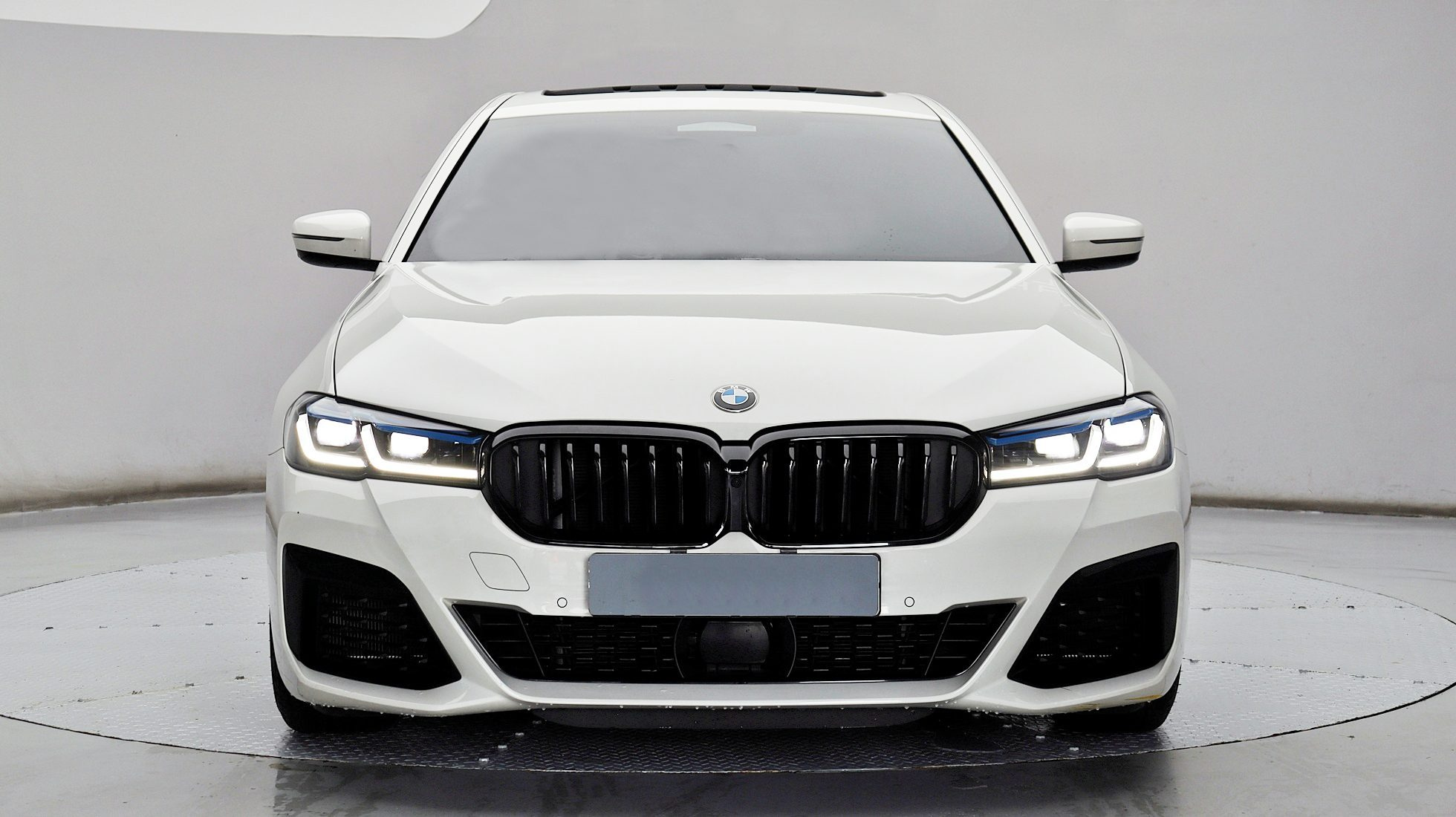 BMW 5-SERIES G30 2023