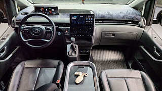 HYUNDAI STARIA 2023