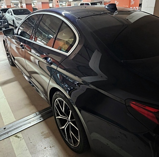 BMW 5-SERIES G30 2021