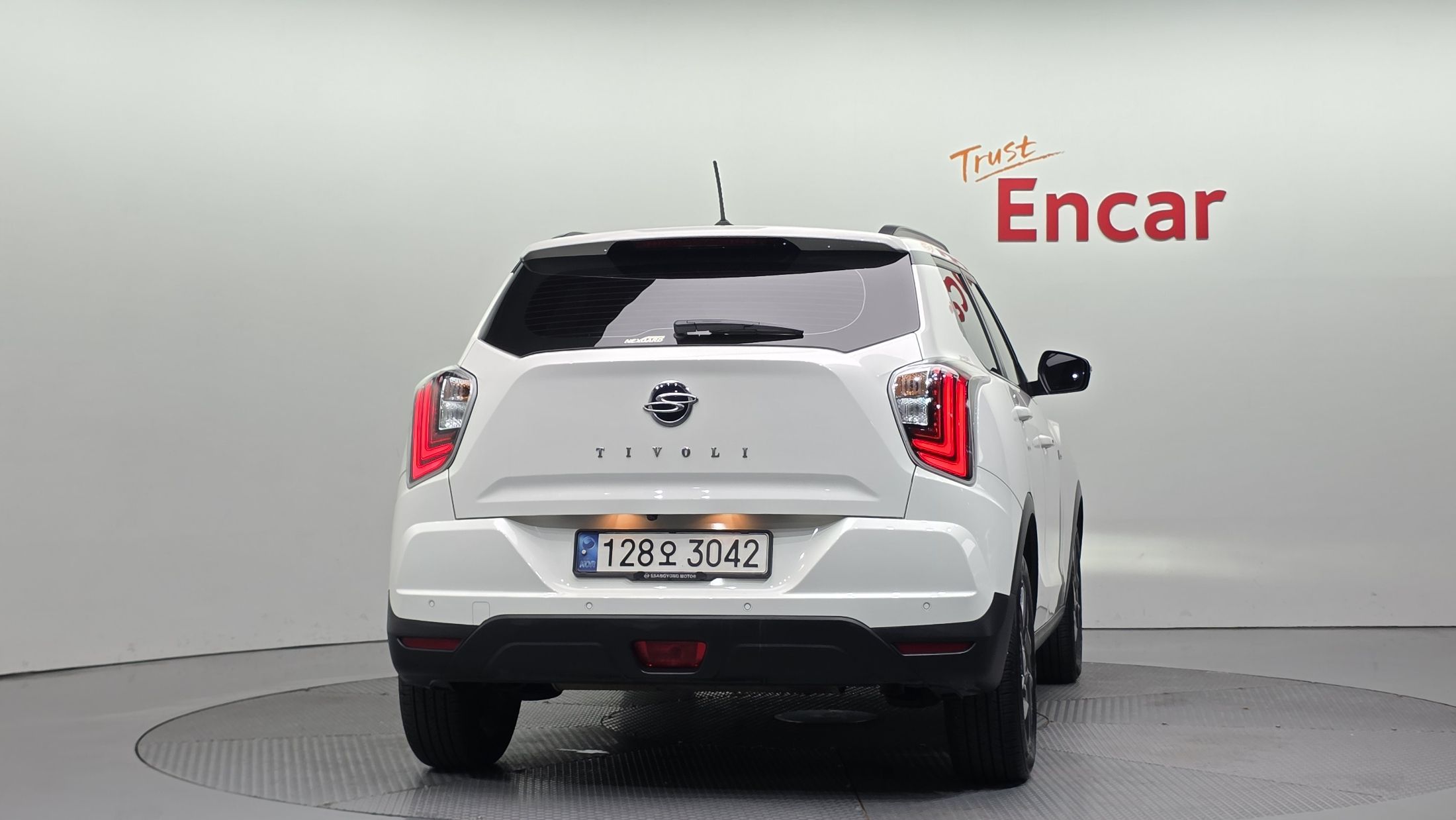 SSANGYONG TIVOLI VERY NEW 2021