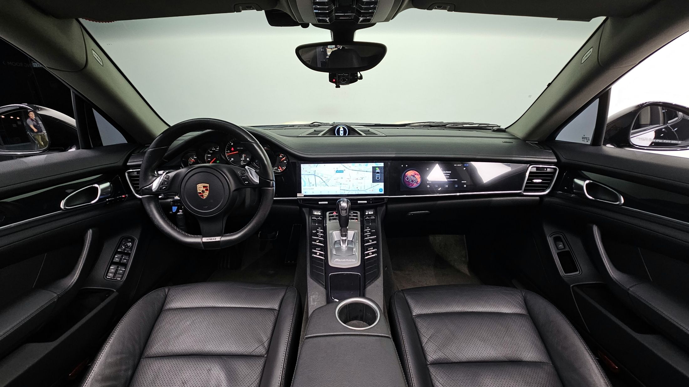 PORSCHE PANAMERA 2011
