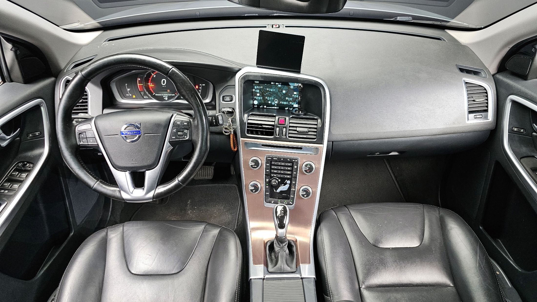 VOLVO XC60 2016