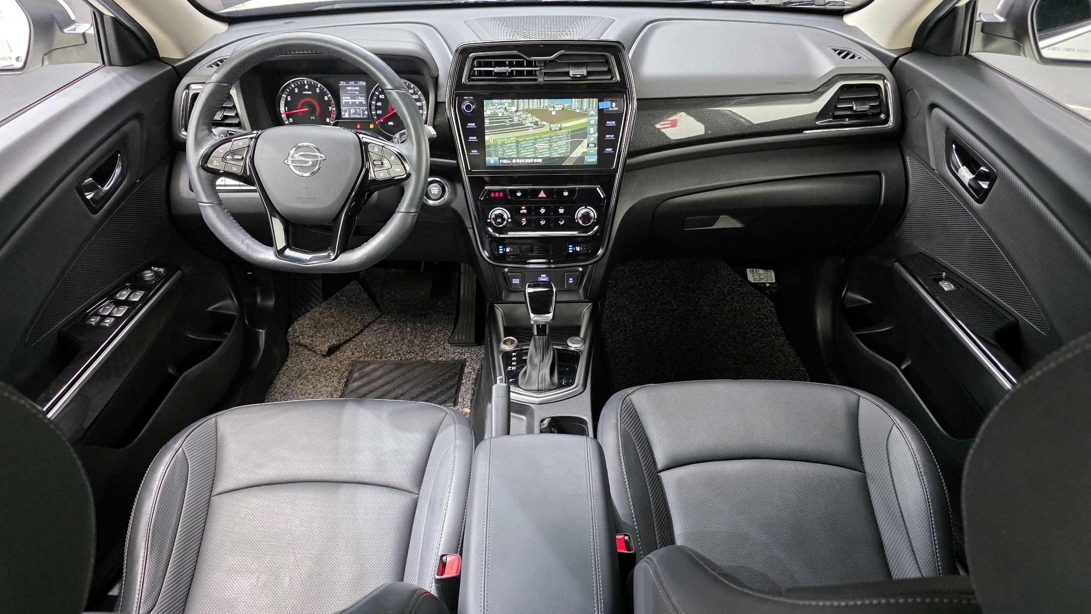 SSANGYONG TIVOLI VERY NEW 2022