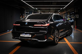BMW 7-SERIES G70 2025