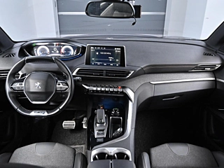 PEUGEOT 5008 2019