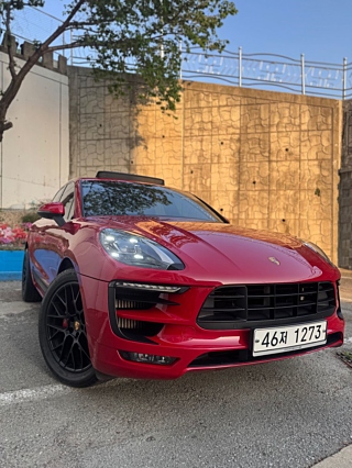 PORSCHE MACAN 2018