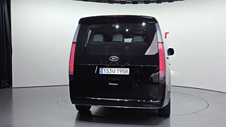 HYUNDAI STARIA  Lounge 9 Seater 2022
