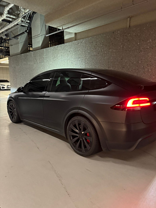 TESLA MODEL X   2023