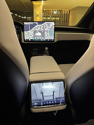 TESLA MODEL X   2023