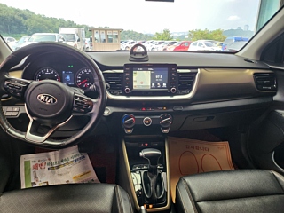 KIA STONIC 2019