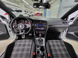 VOLKSWAGEN GOLF 2016