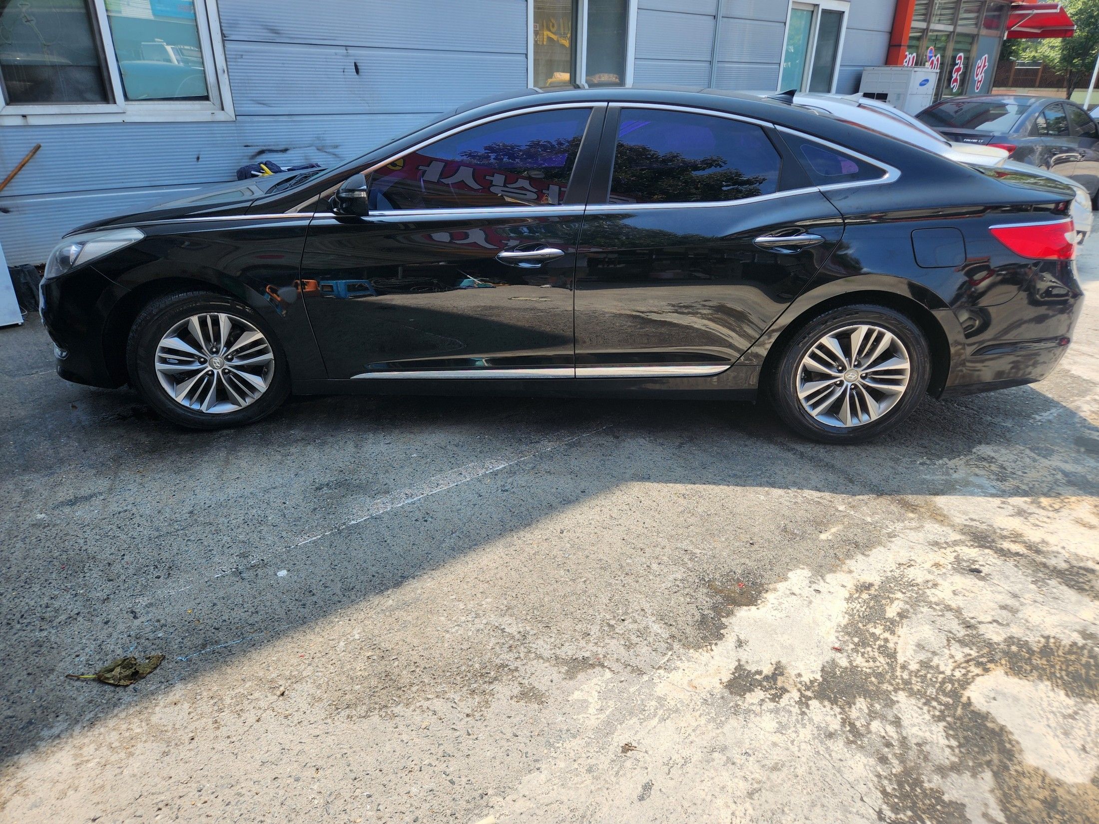 HYUNDAI GRANDEUR HG 2016