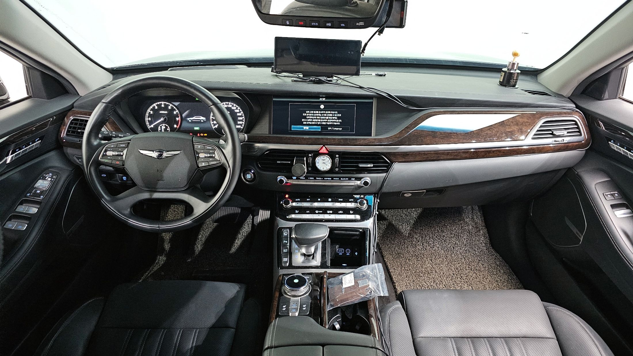 GENESIS EQ900 2018