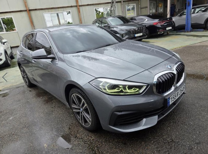 BMW 1-SERIES F40 2022