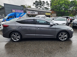 HYUNDAI AVANTE AD 2016