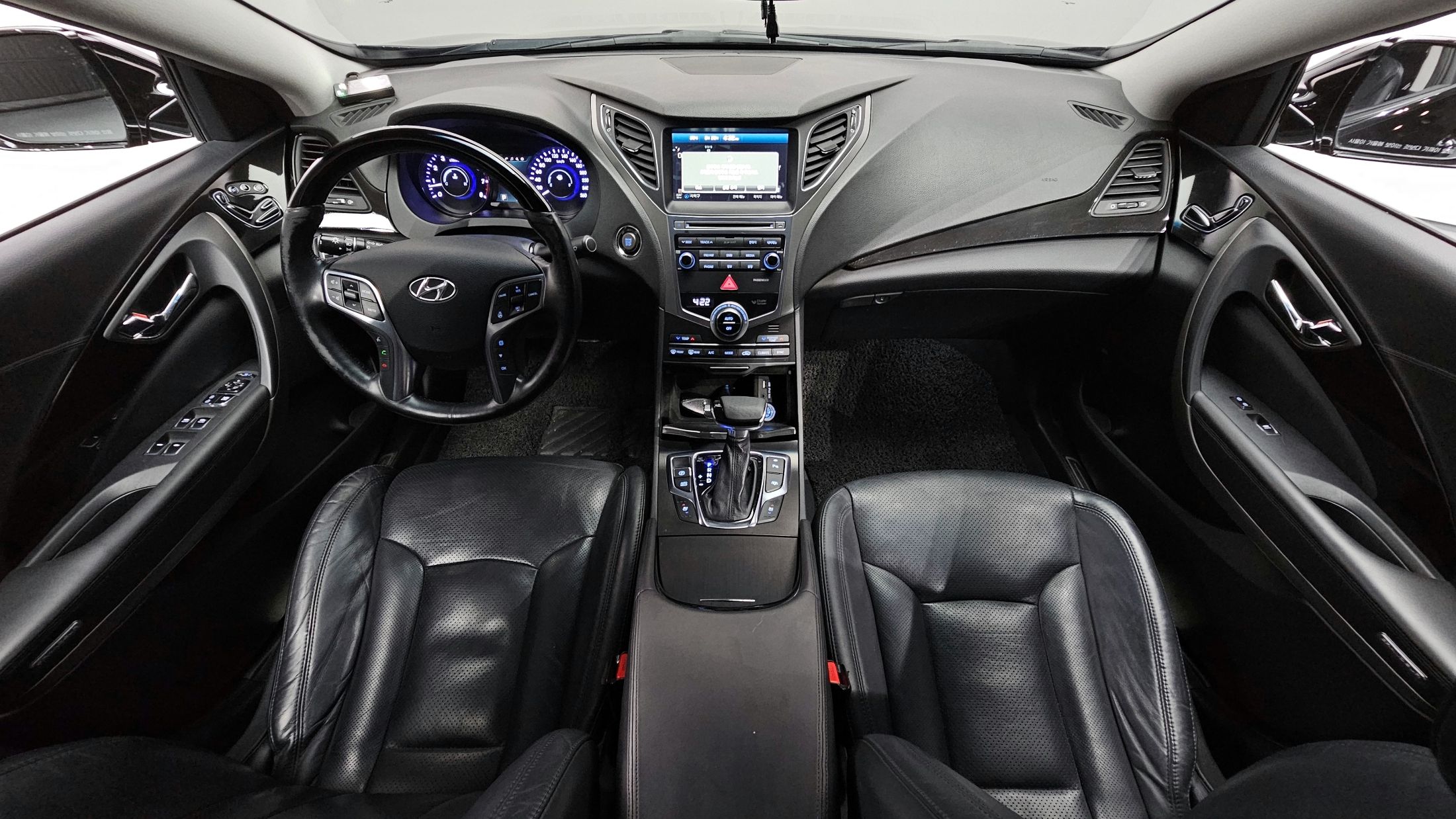 HYUNDAI GRANDEUR HG 2014