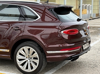BENTLEY BENTAYGA 2021