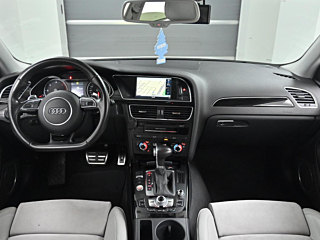 AUDI A4 2016