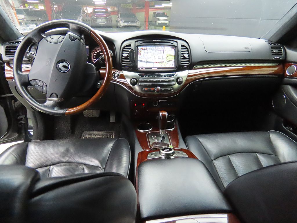 SSANGYONG CHAIRMAN W 2010