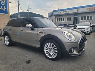 MINI CLUBMAN COOPER D 2016