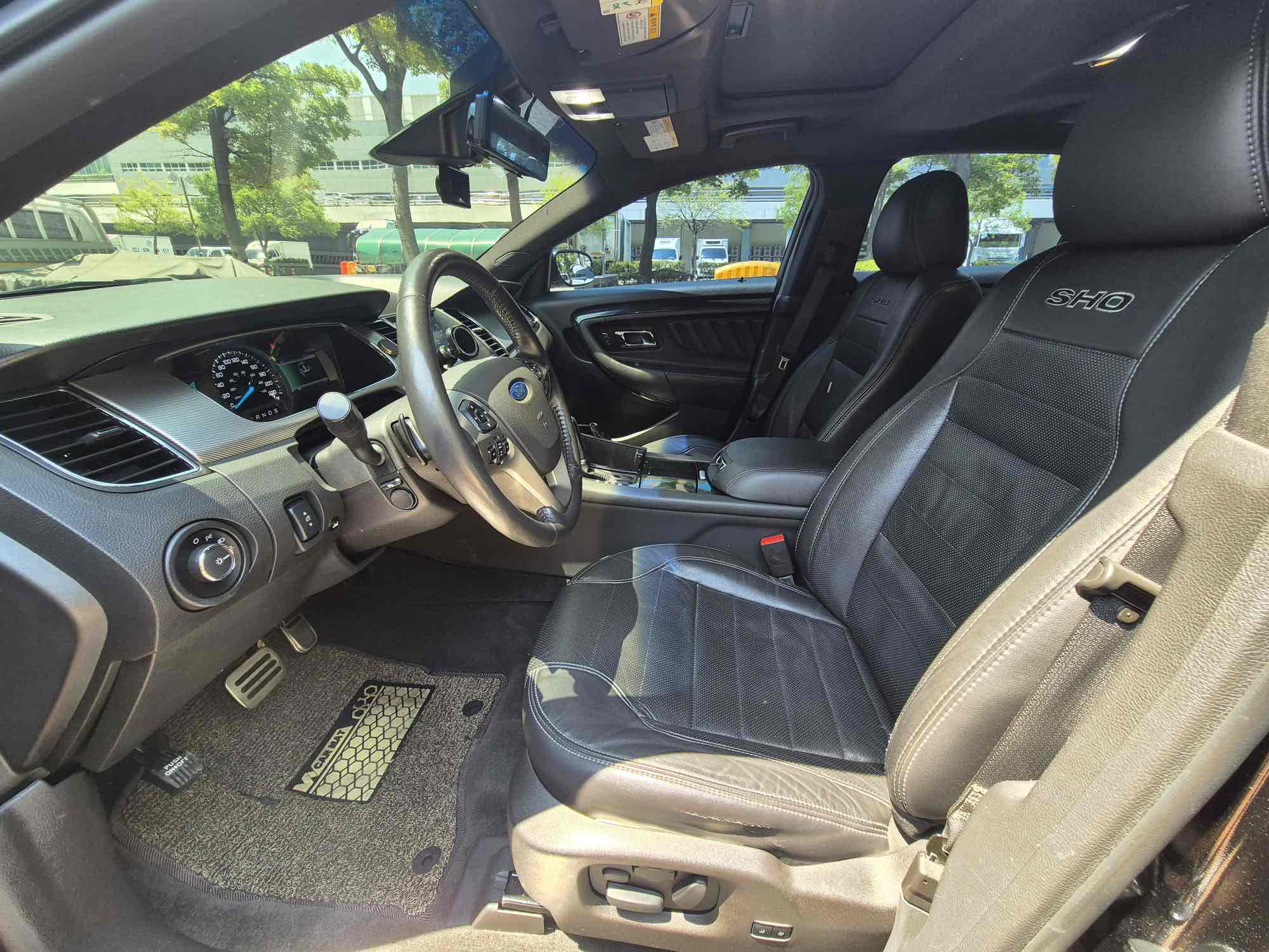FORD TAURUS 2015