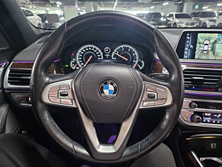 BMW 7-SERIES G11 2016