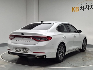 HYUNDAI GRANDEUR IG 2016