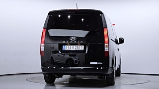 HYUNDAI STARIA 2023