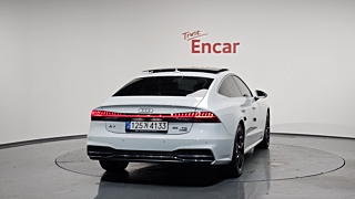 AUDI A7 4K 2020