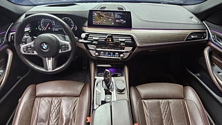 BMW 5-SERIES G30 2019
