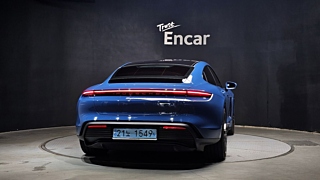 PORSCHE TAYCAN 2021