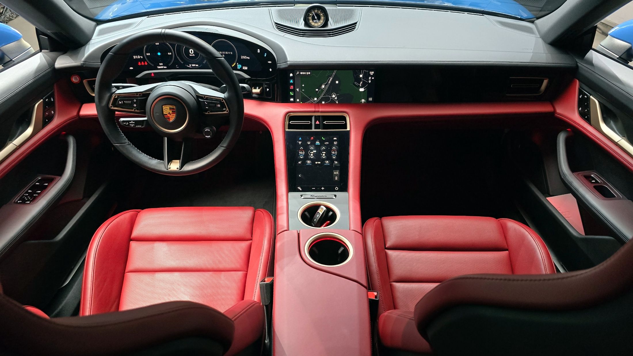 PORSCHE TAYCAN 2021