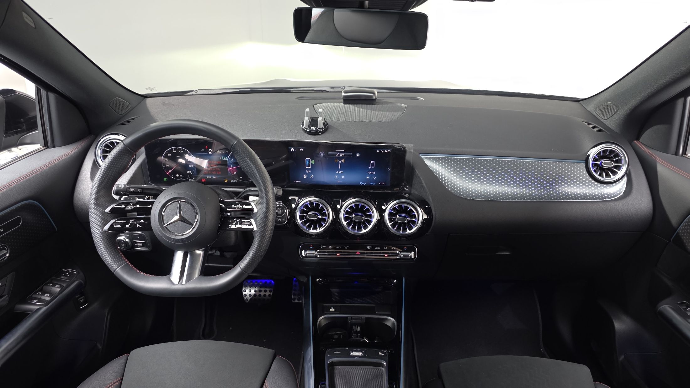 MERCEDES BENZ GLA-CLASS H247 2024