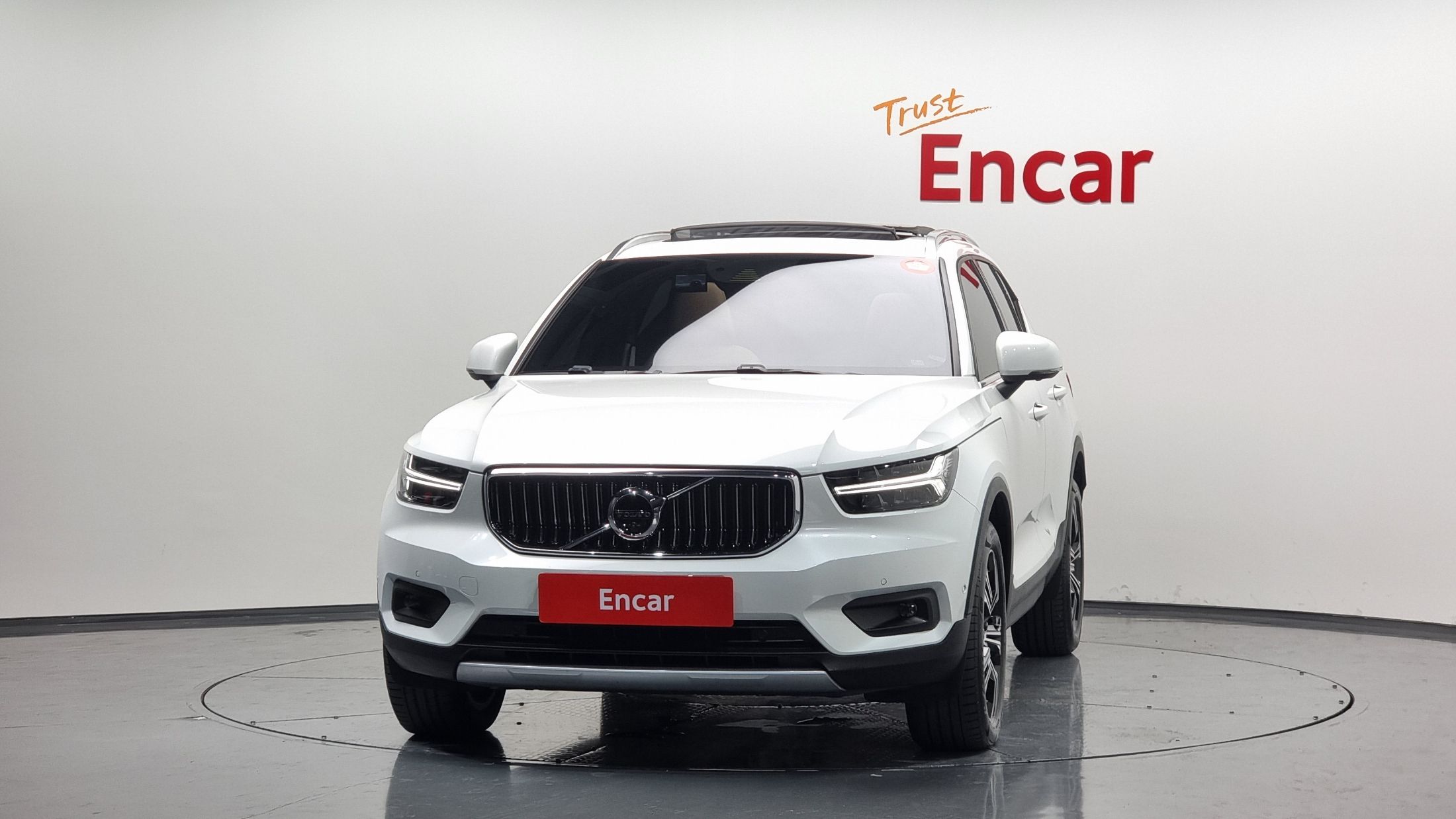 VOLVO XC40 2022