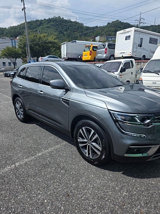 SAMSUNG QM6 2020