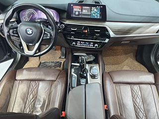 BMW 5-SERIES G30 2017