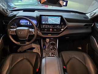 TOYOTA HIGHLANDER  4 GENERATION 2.5 4WD Platinum 2023