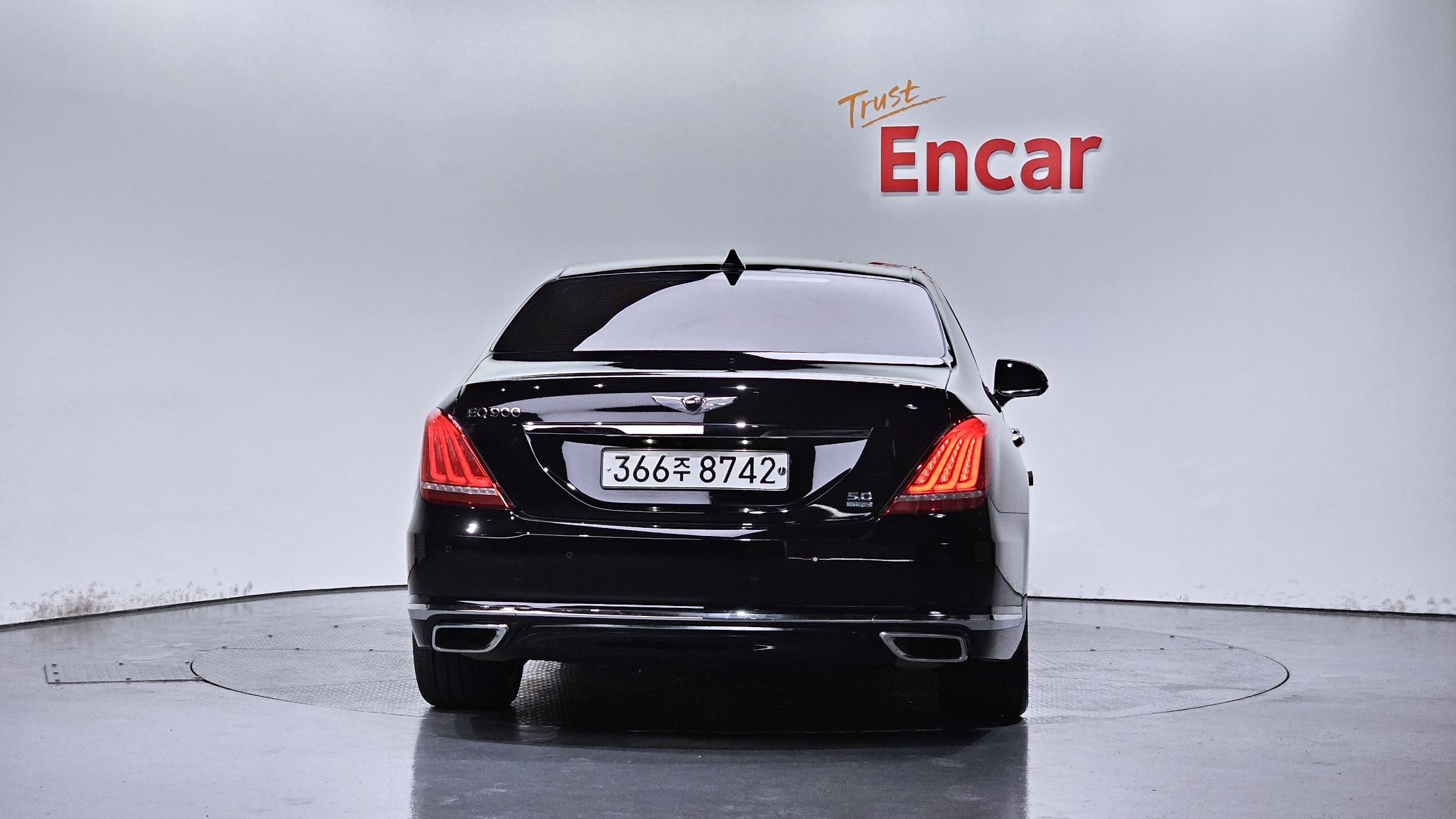 GENESIS EQ900 2016