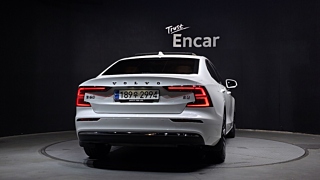 VOLVO S60 2023