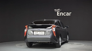TOYOTA PRIUS 2017