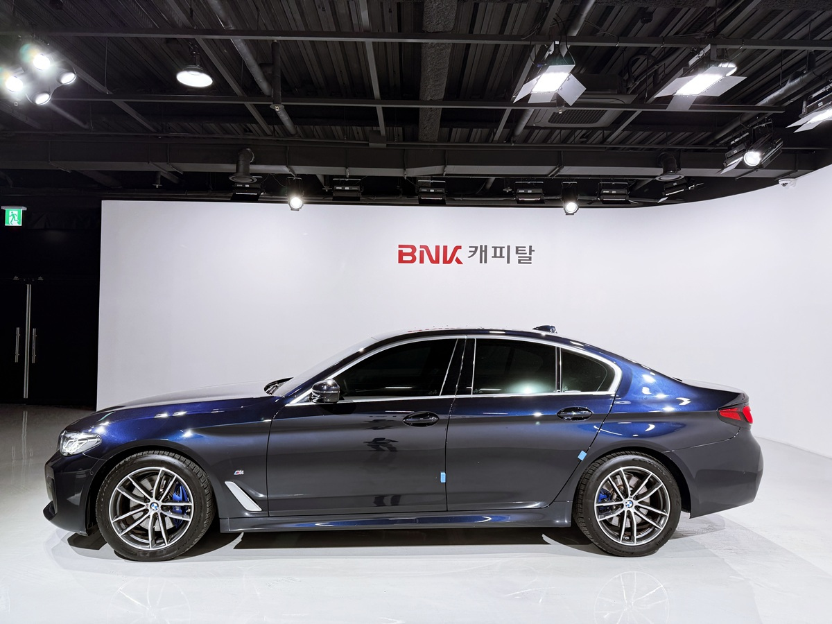 BMW 5-SERIES G30 2021