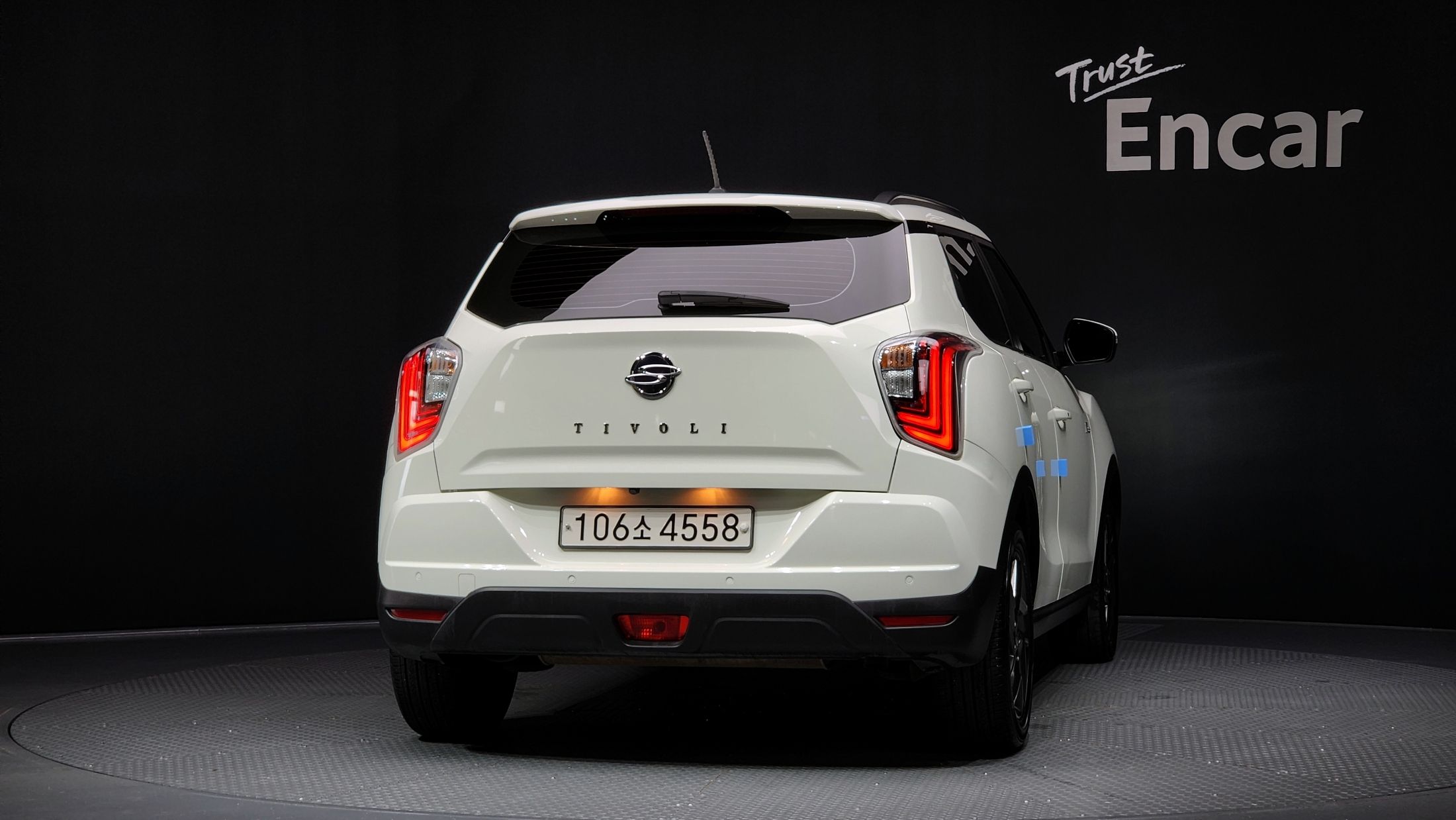 SSANGYONG TIVOLI VERY NEW 2022